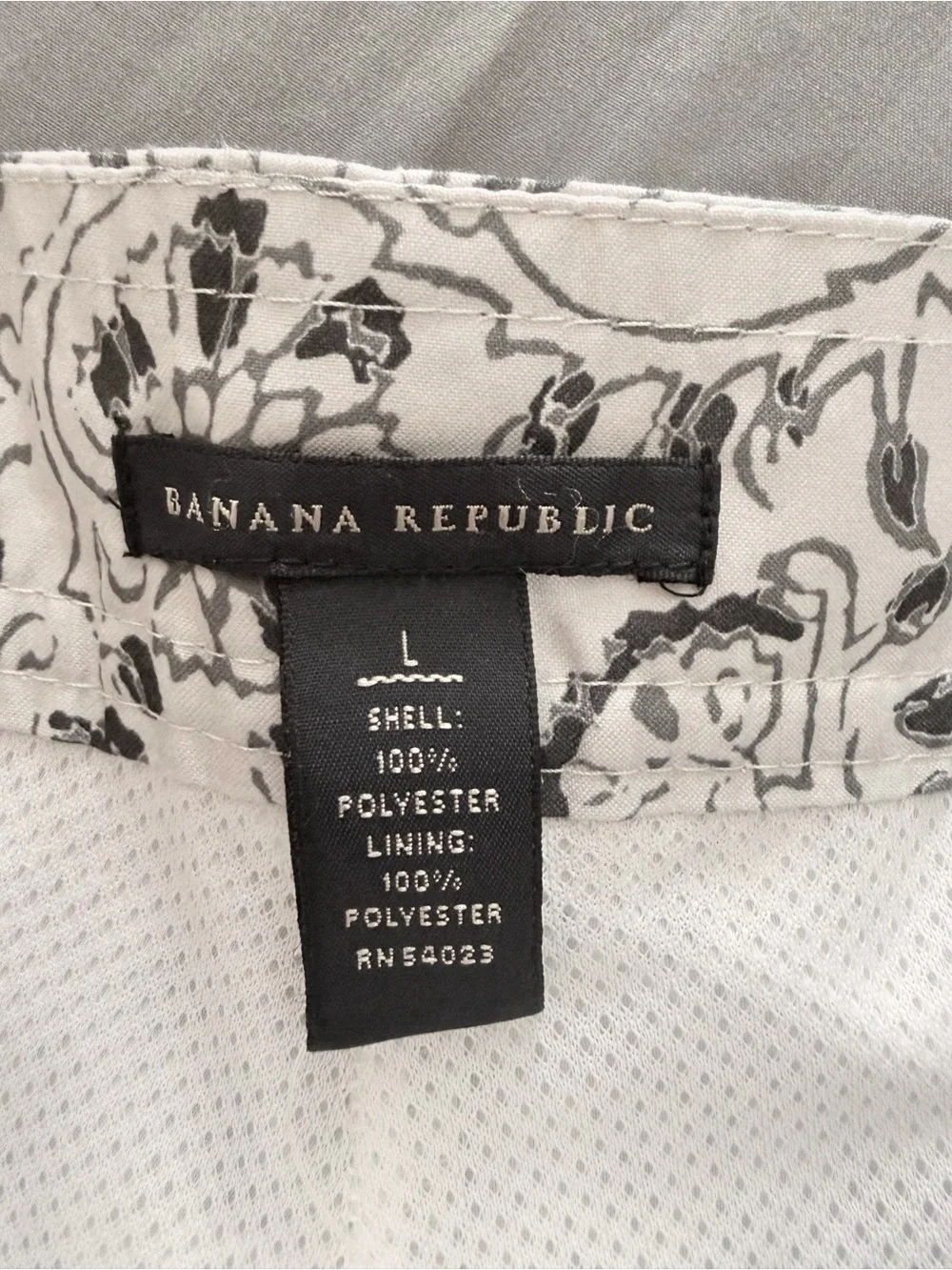 Banana Republic Cream and Black Paisley Men’s Hybrid Swim Shorts